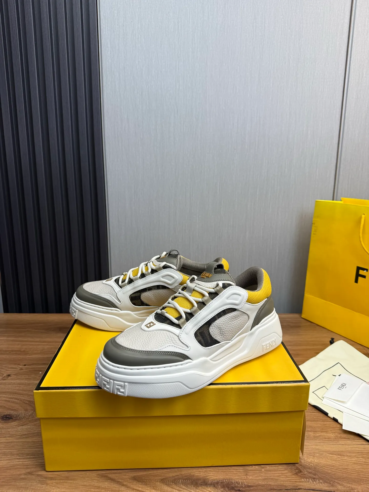 Men's shoes 💰780💰 Fendi (FENDI) men's model official website 1:1 replica ⬆️ The latest hot sale 🔥Original cowhide stitching - Comfortable mesh lining Original outsole ✅Ready stock 38-45 (38.45 non-refundable)